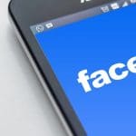موقع فيس بوك FTC بسبب انتهاك الخصوصية